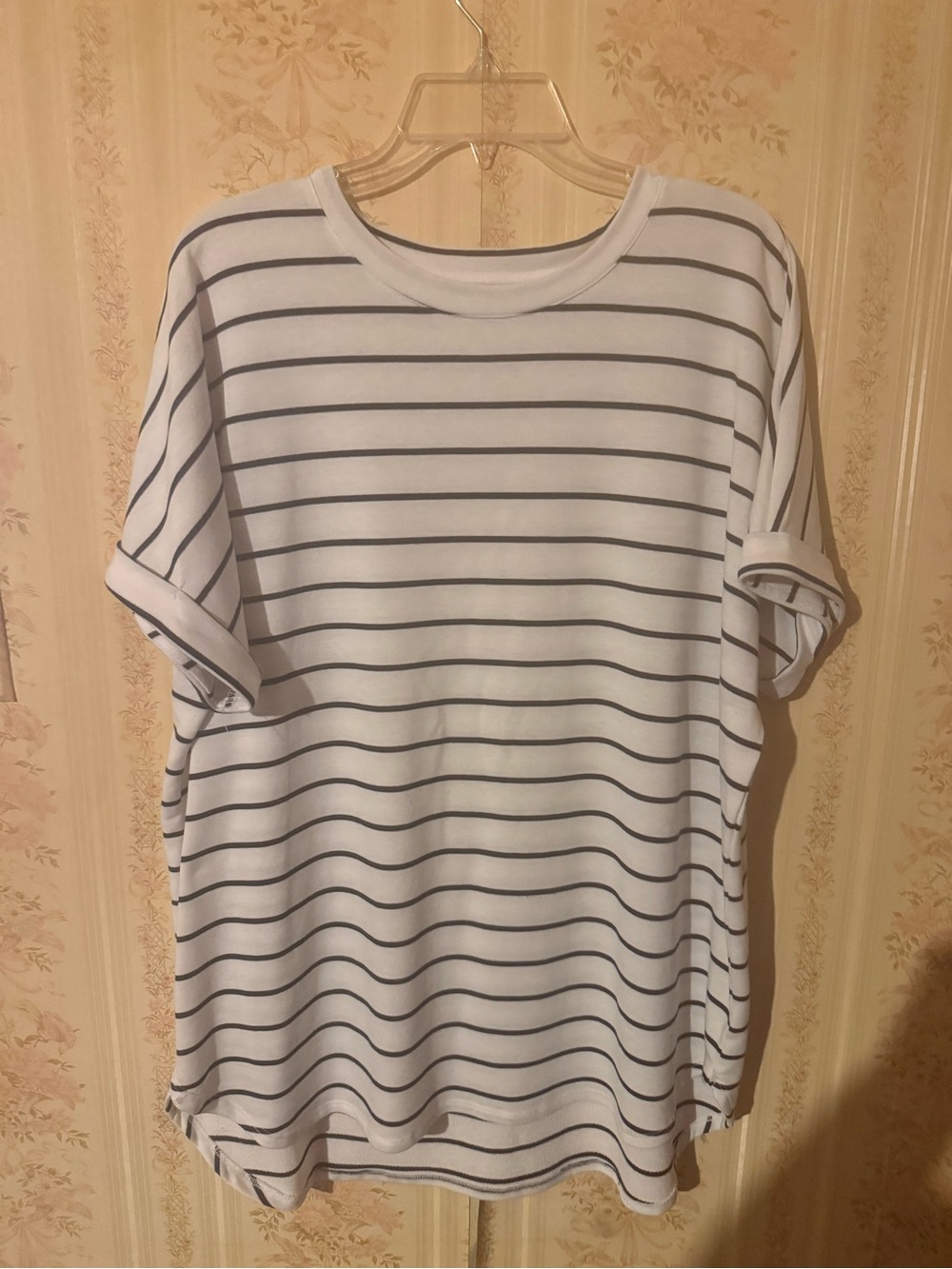 crown & ivy White and Black Striped Short Sleeve Tee